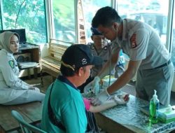 Ditpolairud Polda Bengkulu Hadirkan Klinik Terapung, Layani Kesehatan Masyarakat Pesisir