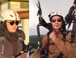Momen Seru di Langit Rejang Lebong: Bupati dan Ketua TP PKK Nikmati Paralayang di Danau Mas