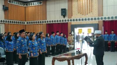 Gubernur Lantik 92 PPPK dan ASN Fungsional, Helmi: Jangan Hanya Datang Absen, Layani Rakyat