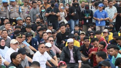 Duduk Bersama Massa, Kapolda Pastikan Unjuk Rasa di DPRD Bengkulu Kondusif