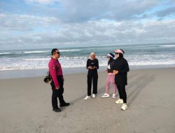 Ditpamobvit Patroli Dialogis di Obyek Wisata Pantai Pasir Putih