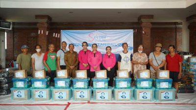 Ketua Umum Bhayangkari Salurkan Bantuan untuk Korban Banjir di Bali