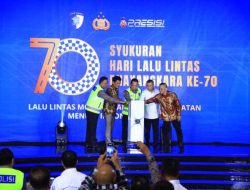 Kapolri Luncurkan Digital Korlantas dan Sematkan Pin Emas