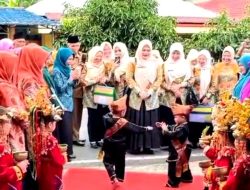 TP PKK Rejang Lebong Salurkan Bantuan dan Tinjau Program di Desa Teladan