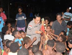 Satgas Ops Damai Cartenz Perkuat Ikatan Kebersamaan dengan Masyarakat Mimika