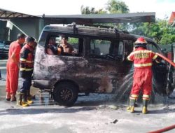 Mobil Terbakar di SPBU KM 6.5 Bengkulu, Diduga Akibat Korsleting Mesin Tambahan