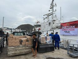 Polri Berangkatkan Bantuan Kemanusiaan ke NTT, Bantu Korban Banjir dan Longsor