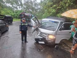 Nekat Salip, Angkot Hantam Truk Tangki, Siswi SMP Tewas di Tempat