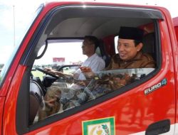 Walikota Terima Bantuan Truk dan Kontainer Sampah dari Pemprov Bengkulu