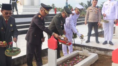 Kapolda Ziarah Nasional HUT Ke-80 TNI di TMP Balai Buntar