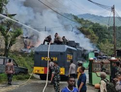 Quick Respon Polri Bantu Padamkan Kebakaran di Kodam Lama Jayapura