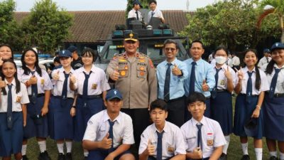 Edukasi Kamtibmas dan Nasionalisme di SMP Sint Carolus