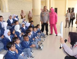 Kapolda Bengkulu Ajak Siswa TK Khairunnisa Belajar Mengenal Polisi