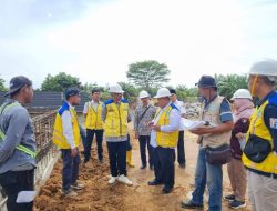 Bupati Mukomuko Dampingi Tim Kementerian PU Tinjau Pembangunan IPLT