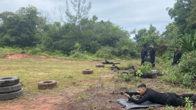 Personel Kompi 2 Batalyon C Pelopor Gelar Latihan Menembak