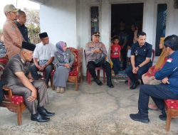 Bupati Rejang Lebong Salurkan Bantuan kepada Korban Kebakaran