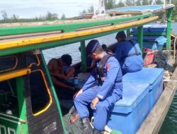 Ditpolairud Patroli Perairan Dengan Kapal Polisi XXVII-2024 di Perairan Karang Lebar