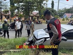 Ditsamapta Selamatkan Korban Kecelakaan di Depan Hotel Marina