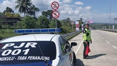 Sat PJR Polda Bengkulu Patroli Keamanan di Jalan Tol