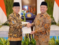 Menteri Nusron Serahkan Sertipikat Hak Pakai ke Menlu, Langkah Konkret Amankan Aset Negara