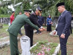 Polres Bengkulu Selatan Gelar Ziarah dan Tabur Bunga di Taman Makam Pahlawan