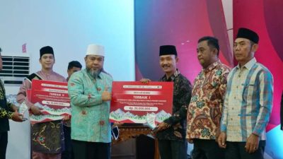 Gubernur Anugerahkan Penghargaan Desa Wisata 2025