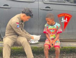 Satgas Damai Cartenz Bangun Kehangatan Bersama Anak-Anak Pegunungan Bintang