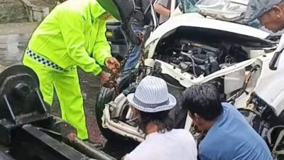 Kecelakaan Toyota Rush vs Truk Mitsubishi di Pasar Manna, Dua Pengemudi Selamat