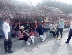 Patroli Dialogis Jaga Keamanan Wisatawan di Pantai Panjang