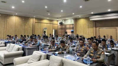 Bidpropam Sosialisasikan WBS dan SP4N LAPOR ke Personel
