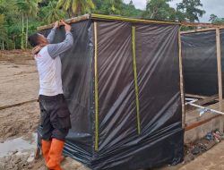 Brimob Polda Sumut Bangun MCK dan Tandon Air Bersih untuk Korban Banjir Bandang di Batang Toru