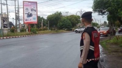 Pagi Mendung, Ditlantas dan Samapta Tetap Turun Atur Lalu Lintas