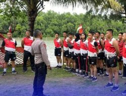 Detasemen Gegana Bengkulu Asah Kemampuan SAR Air Lewat Latihan Kano