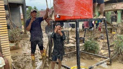 Polri Salurkan 627 Tandon Air Bersih, Bantu Warga Terdampak Bencana di Aceh Tamiang