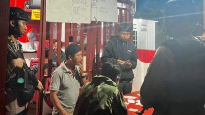 Brimob Patroli Dini Hari Jaga Lingkungan Tetap Aman
