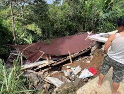 Tanah Longsor Rusak Rumah Warga di Kepahiang, Kerugian Capai Rp100 Juta
