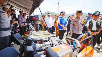 Kapolri Tinjau Pelabuhan Merak, Sampaikan Pesan Presiden: Utamakan Pelayanan dan Waspadai Bencana