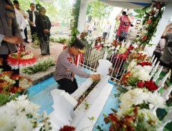 Kapolri Ziarah Makam dan Groundbreaking Museum Marsinah