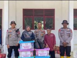 Satbrimob Polda Jambi Turun ke Agam, Salurkan Bantuan untuk Korban Banjir dan Longsor