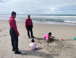 Ditpamobvit Polda Bengkulu Turun ke Lapangan, Amankan Wisata Pantai