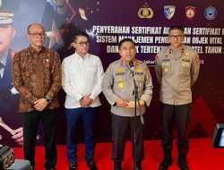 Polri Serahkan Sertifikat Audit Pengamanan Objek Vital Nasional 2025