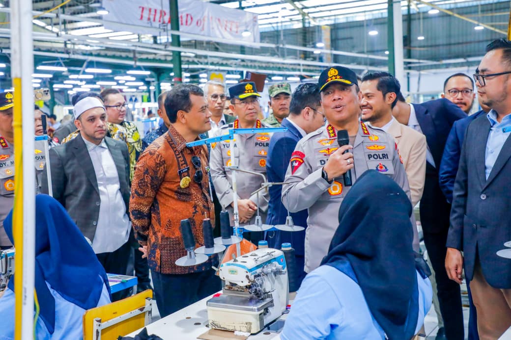 Wakapolri Resmikan Kembali Operasional Pabrik Garmen di Pemalang