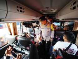 Kapolri Tinjau Terminal Pulo Gebang, Ingatkan Sopir Bus Utamakan Keselamatan Pemudik