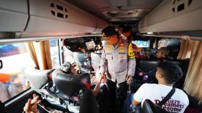 Kapolri Tinjau Terminal Pulo Gebang, Ingatkan Sopir Bus Utamakan Keselamatan Pemudik
