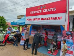 Polri Servis Motor Gratis untuk Warga Terdampak Banjir di Padang Pariaman