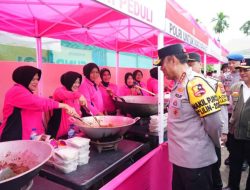 Wakapolri Cek Dapur Umum Bhayangkari, Resmikan Sumur Bor untuk Warga Huntara Asam Pulau