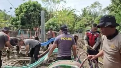 Gotong Royong Polri dan Warga, Polres Pidie Jaya Percepat Pemulihan Pascabanjir
