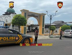 Polwan Ditsamapta Polda Bengkulu Amankan Sholat Jumat