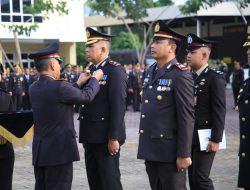 Kapolda Bengkulu Anugerahkan Satyalancana Pengabdian kepada 422 Personel Polda Bengkulu