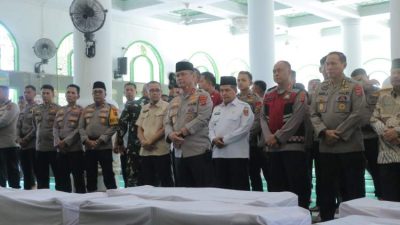 Kapolda Sumbar Pimpin Pemakaman Massal Korban Bencana Palembayan